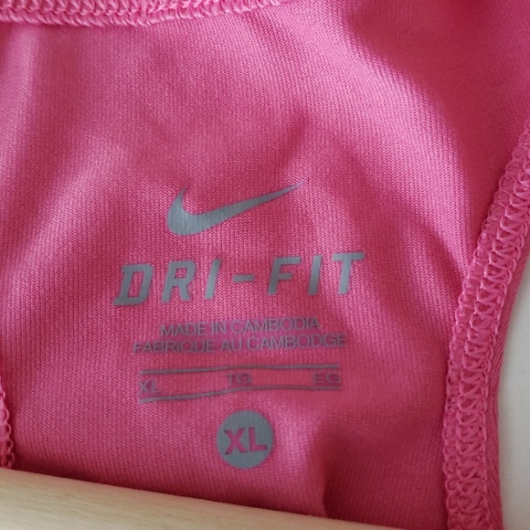 Nike Athletic top - Picture 4 of 4